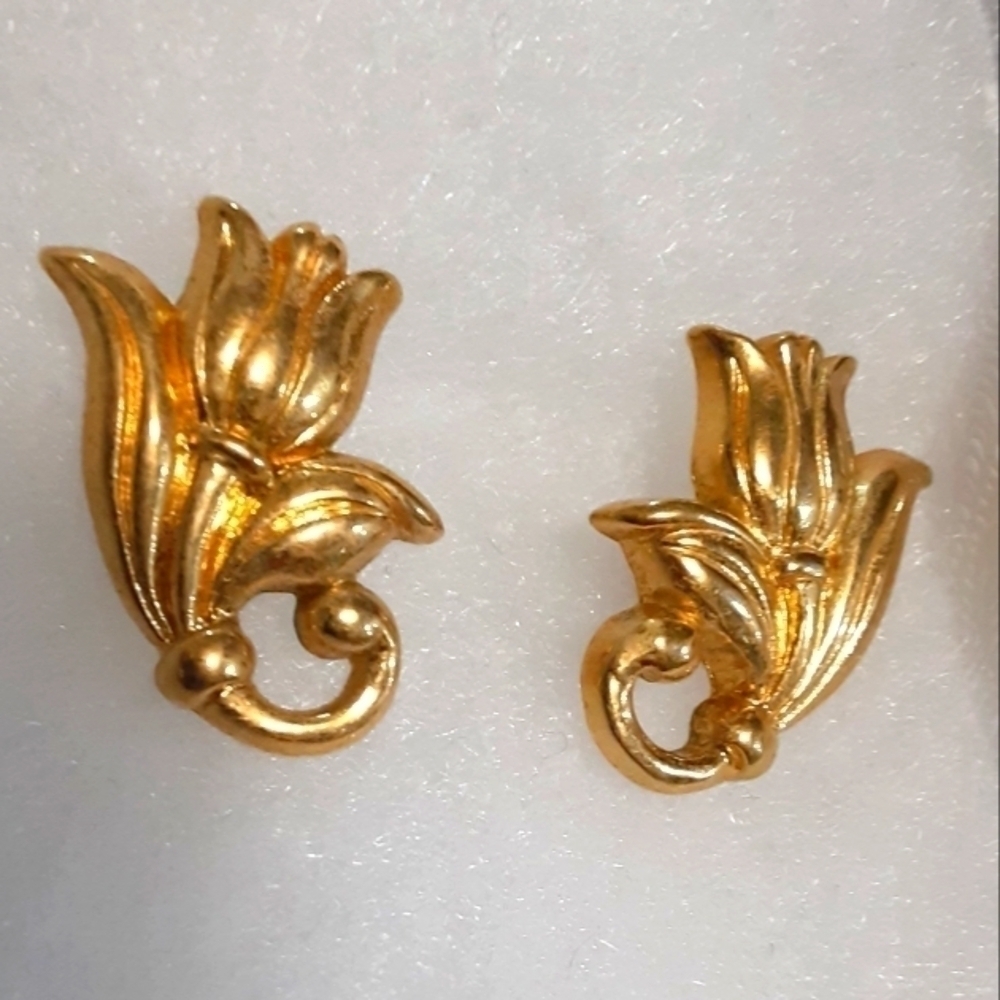 Avon Tulip Earrings